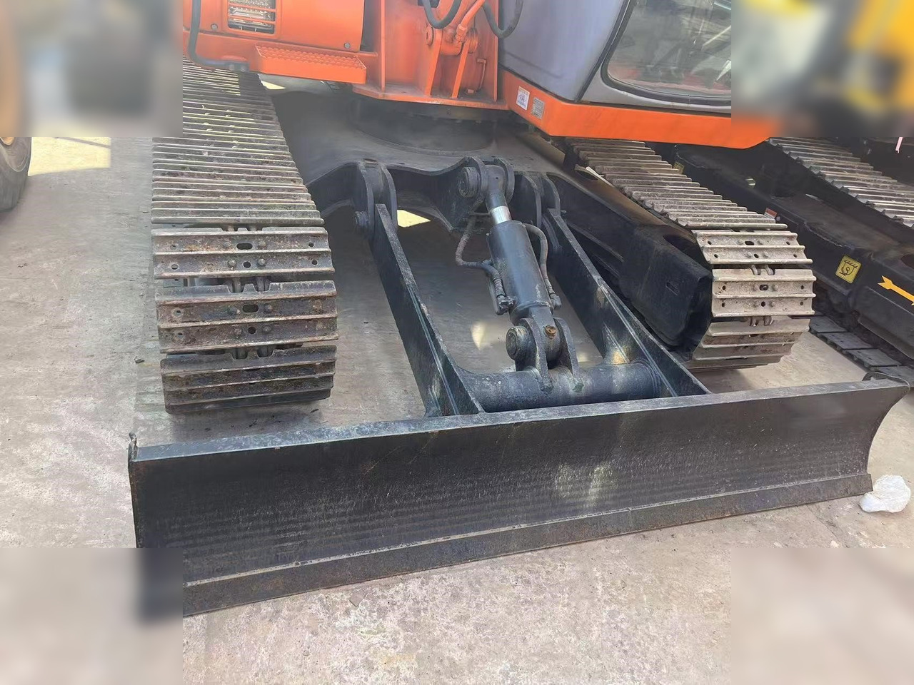 Pelle sur chenille HITACHI EX60-5: photos 6