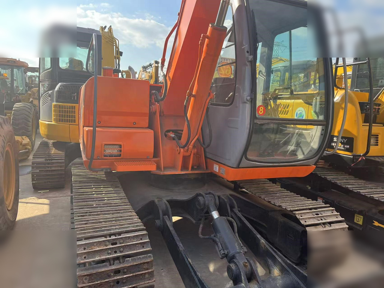 HITACHI EX60 - Pelle sur chenille: photos 4 HITACHI EX60 - Pelle sur chenille: photos 4