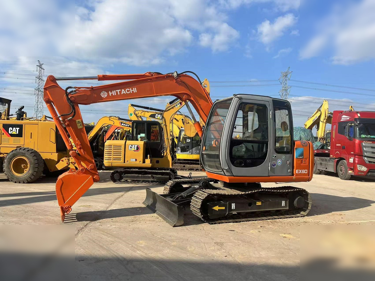 HITACHI EX60 - Pelle sur chenille: photos 1 HITACHI EX60 - Pelle sur chenille: photos 1