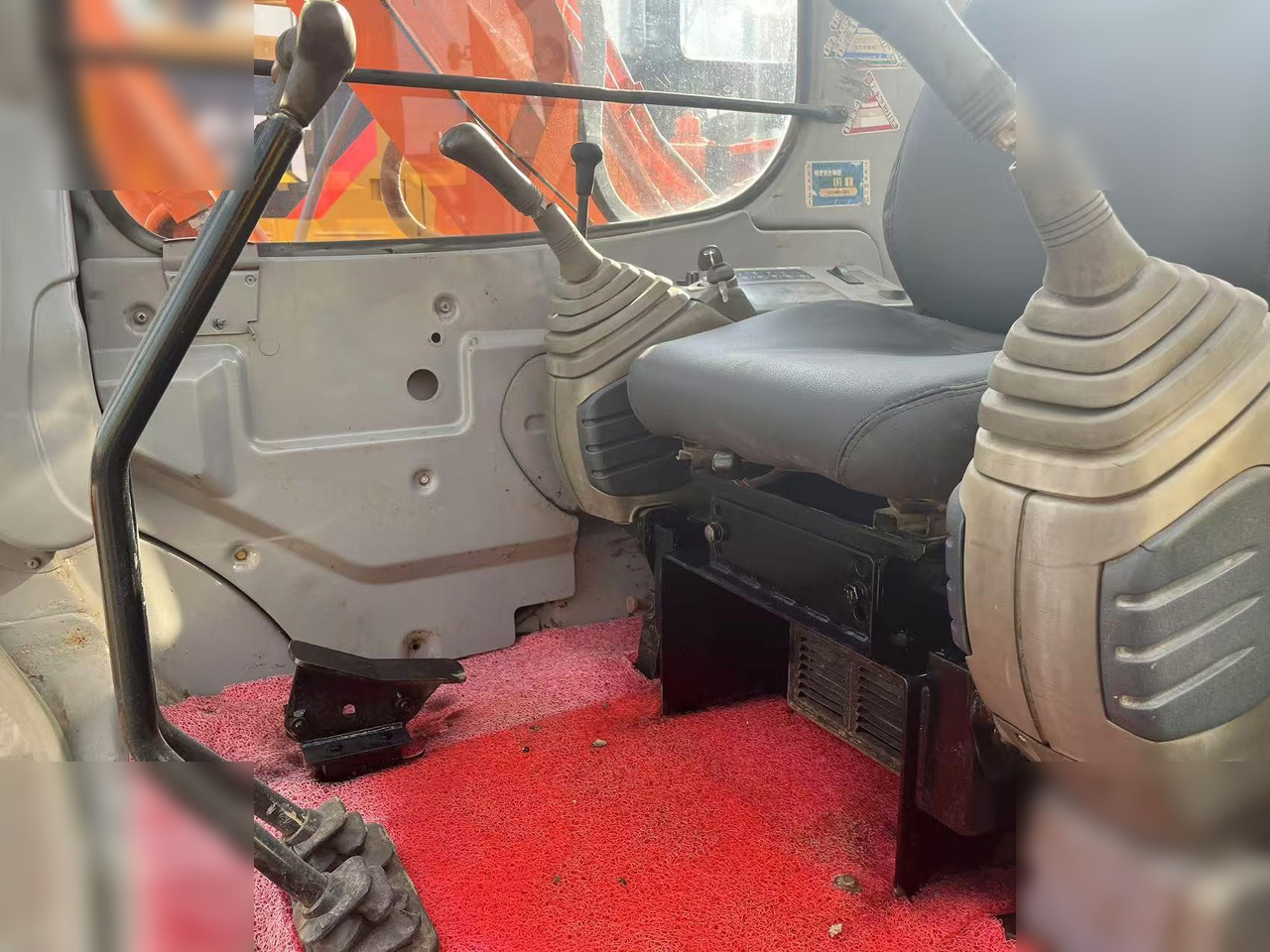 HITACHI EX60 - Pelle sur chenille: photos 5 HITACHI EX60 - Pelle sur chenille: photos 5