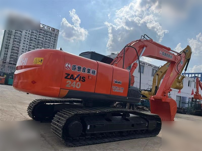 HITACHI ZX240 - Pelle sur chenille: photos 2 HITACHI ZX240 - Pelle sur chenille: photos 2