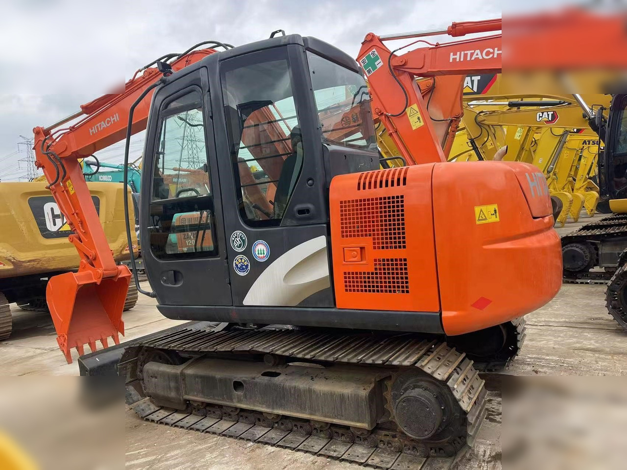 HITACHI ZX70 - Pelle sur chenille: photos 1 HITACHI ZX70 - Pelle sur chenille: photos 1