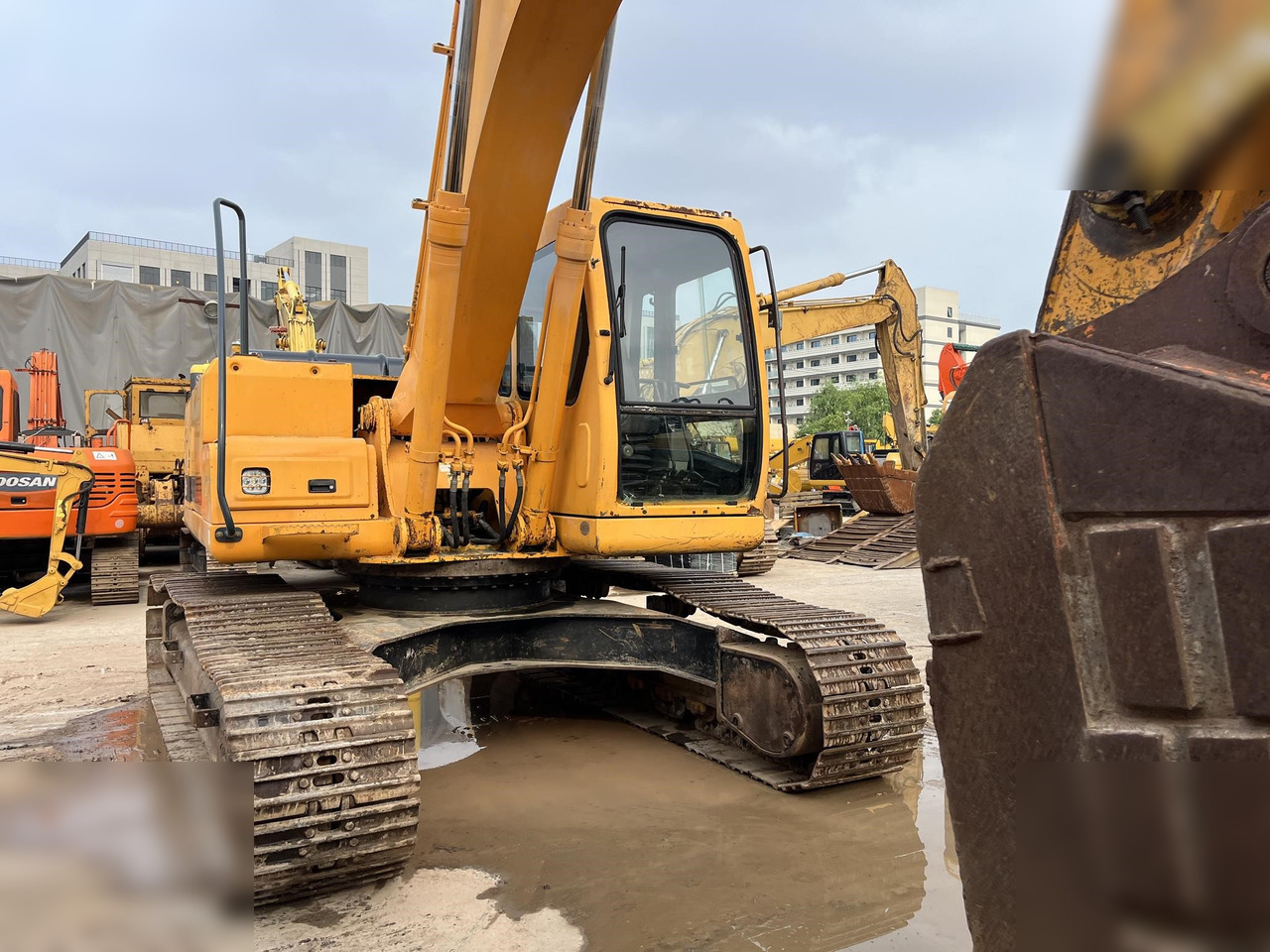 HYUNDAI ROBEX 210 LC-7 - Pelle sur chenille: photos 3 HYUNDAI ROBEX 210 LC-7 - Pelle sur chenille: photos 3