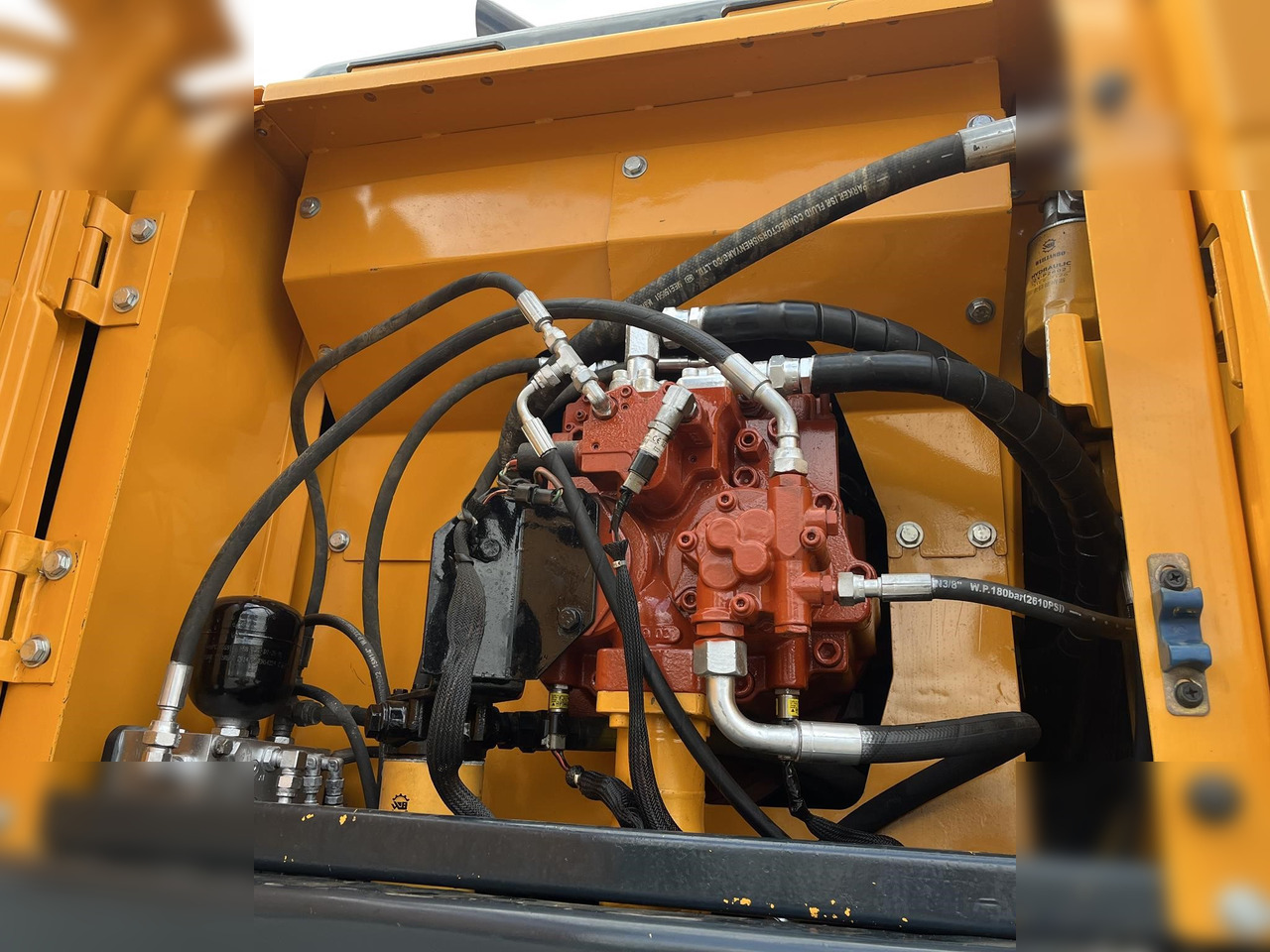 Pelle sur pneus HYUNDAI ROBEX 210W-9: photos 7