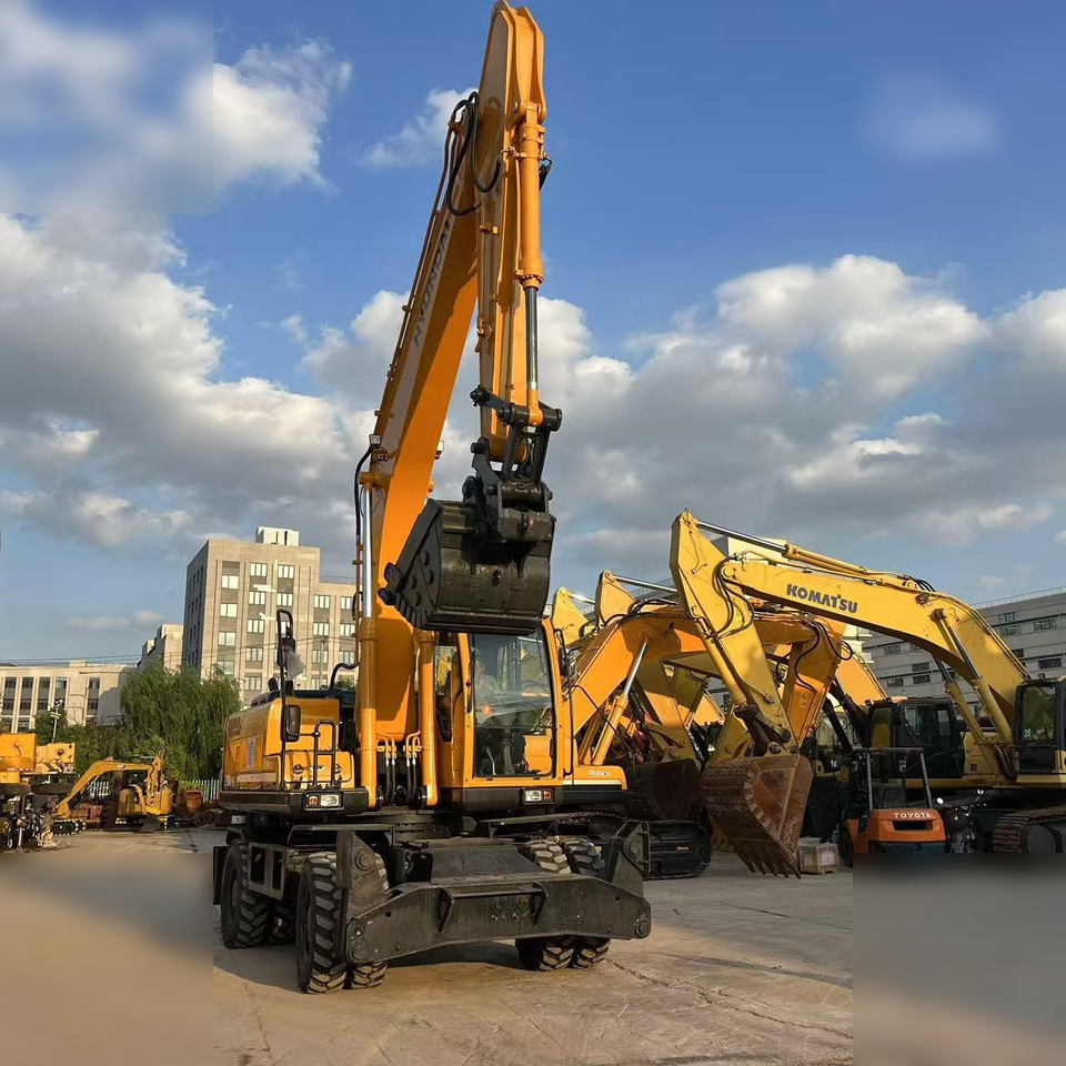 HYUNDAI ROBEX 210W-9 - Pelle sur pneus: photos 4 HYUNDAI ROBEX 210W-9 - Pelle sur pneus: photos 4