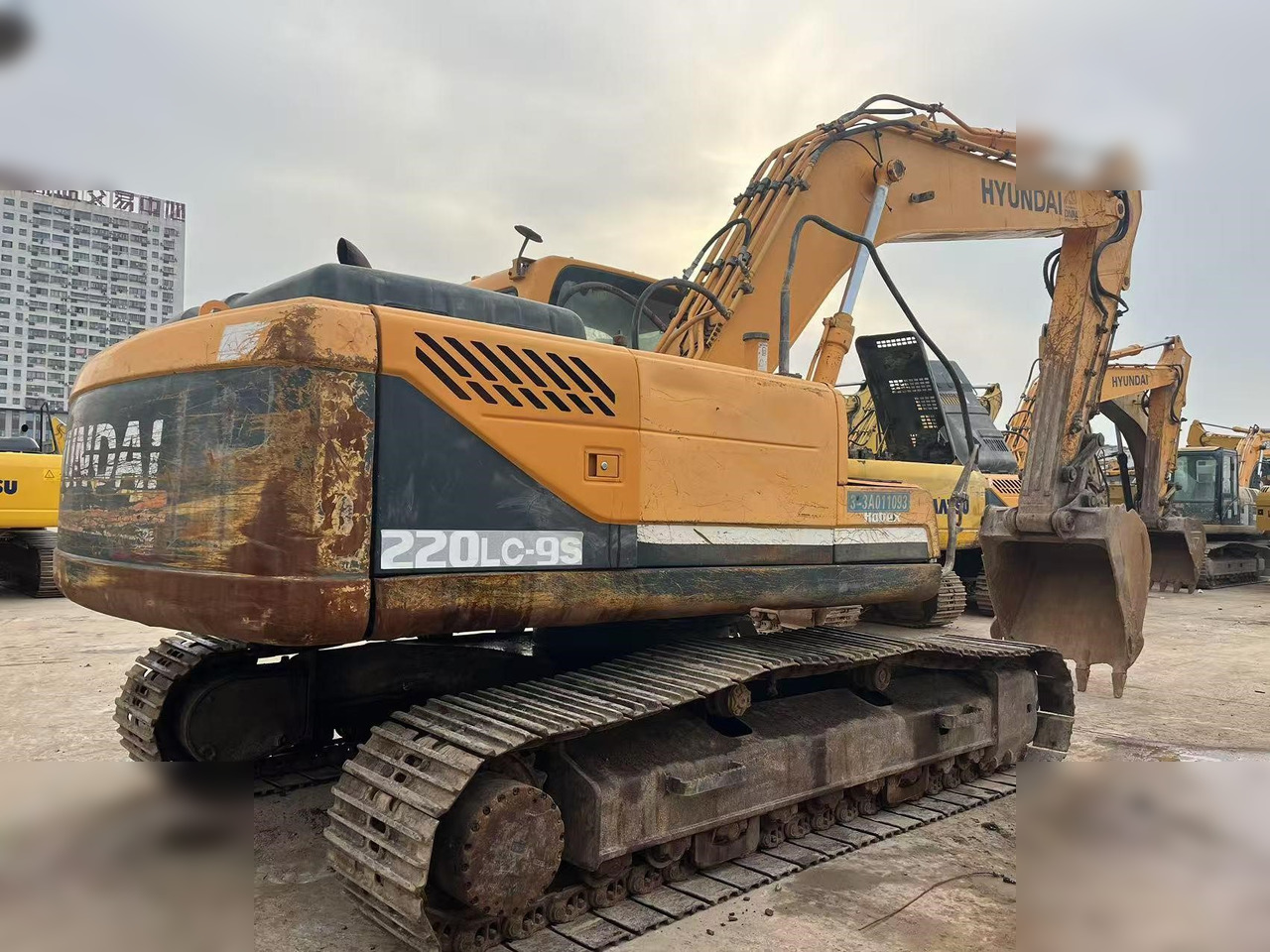 HYUNDAI ROBEX 220 LC-9S - Pelle sur chenille: photos 2 HYUNDAI ROBEX 220 LC-9S - Pelle sur chenille: photos 2