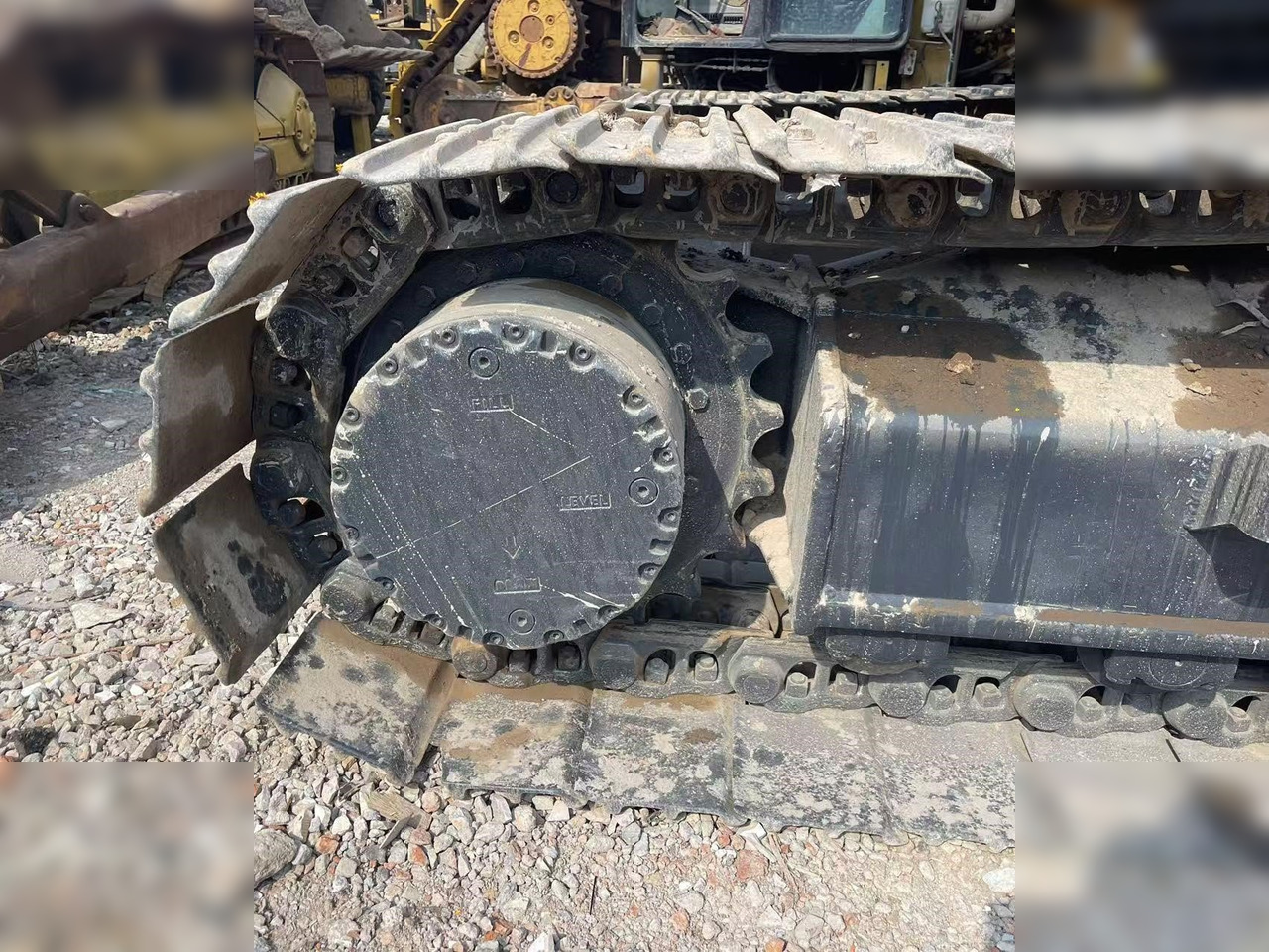 Pelle sur chenille JCB JS220 LC: photos 6