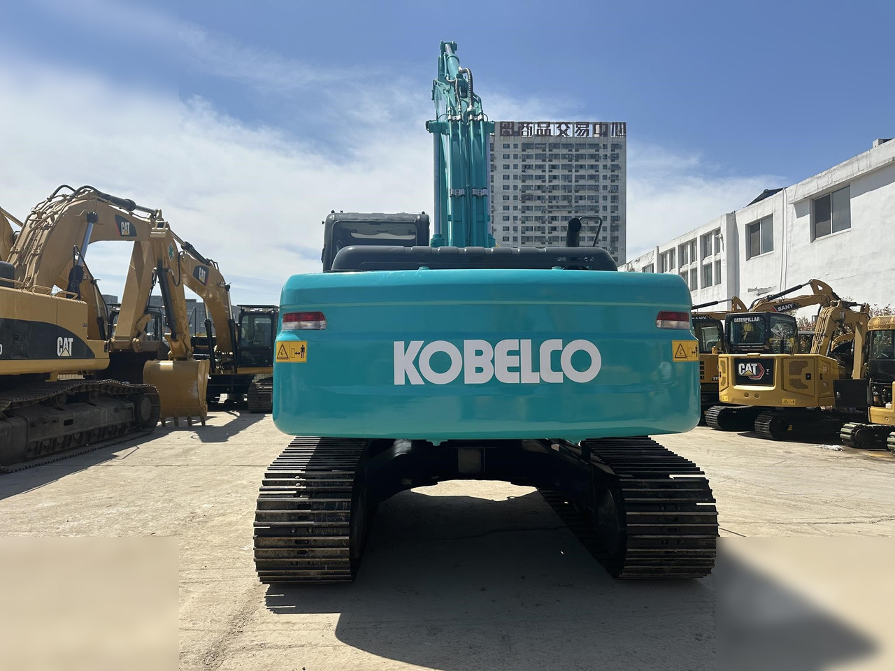 KOBELCO SK210 LC-8 - Pelle sur chenille: photos 4 KOBELCO SK210 LC-8 - Pelle sur chenille: photos 4