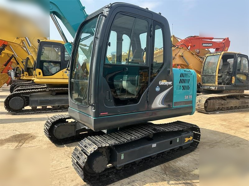 KOBELCO SK75-8 - Pelle sur chenille: photos 3 KOBELCO SK75-8 - Pelle sur chenille: photos 3