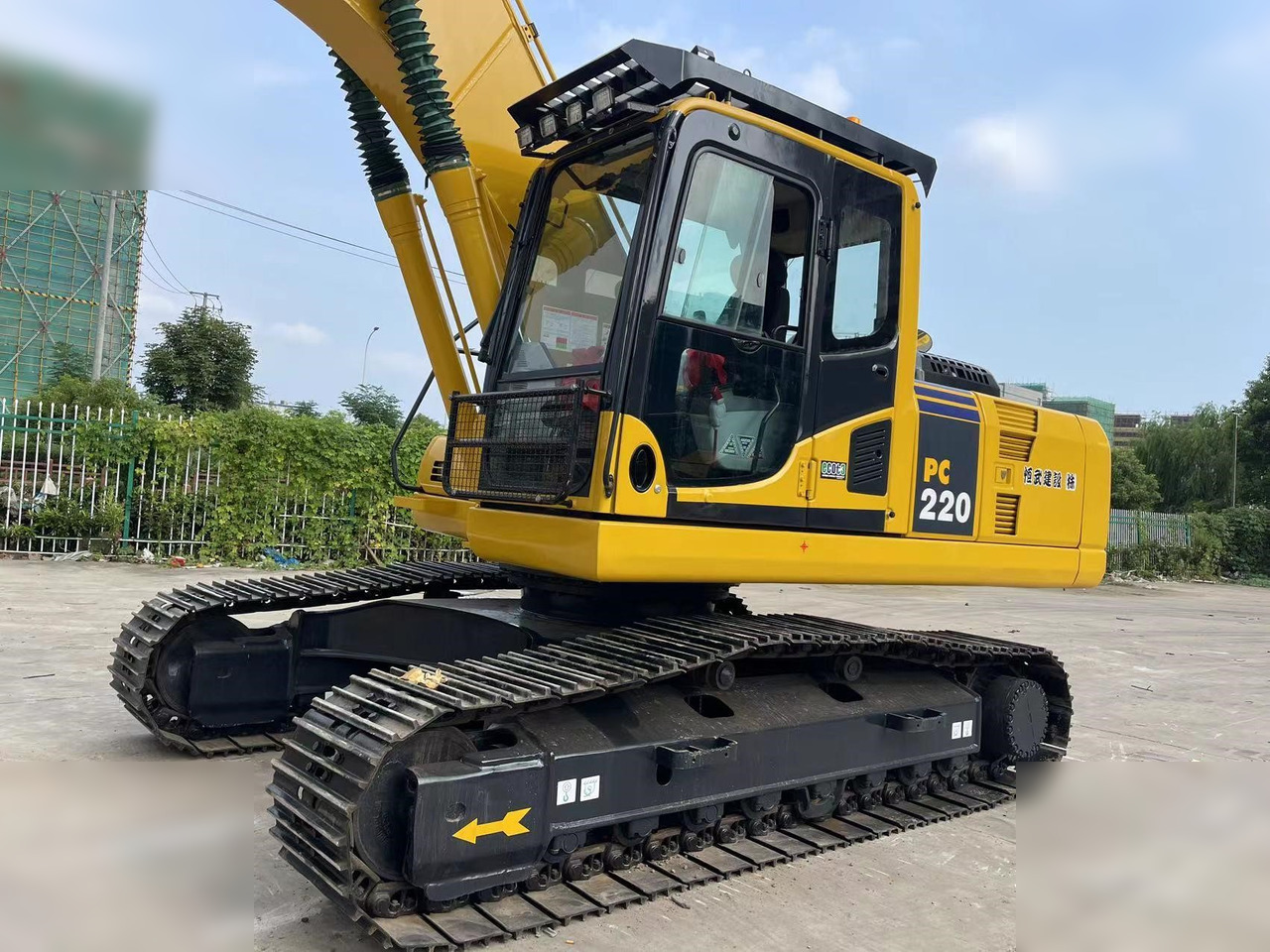 KOMATSU PC220-8 - Pelle sur chenille: photos 3 KOMATSU PC220-8 - Pelle sur chenille: photos 3