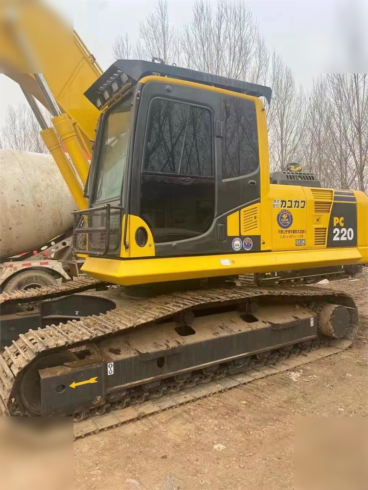 KOMATSU PC220-8 - Pelle sur chenille: photos 4 KOMATSU PC220-8 - Pelle sur chenille: photos 4