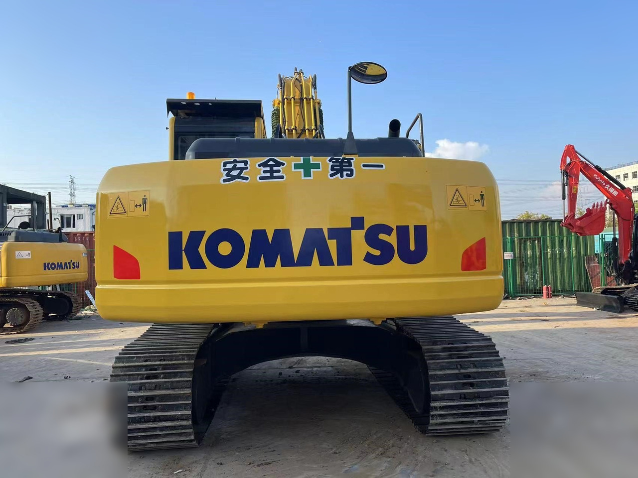 KOMATSU PC220-8 - Pelle sur chenille: photos 5 KOMATSU PC220-8 - Pelle sur chenille: photos 5