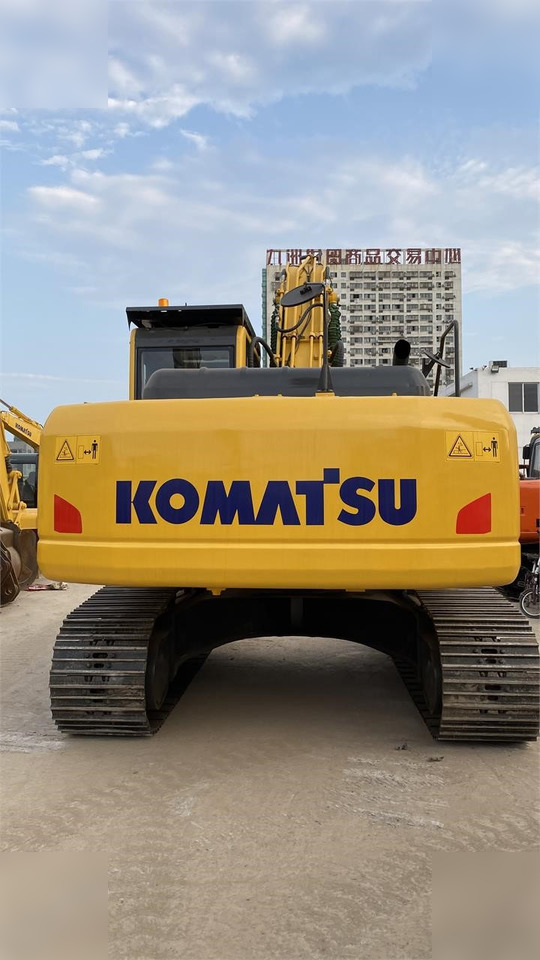 KOMATSU PC220-8 - Pelle sur chenille: photos 4 KOMATSU PC220-8 - Pelle sur chenille: photos 4