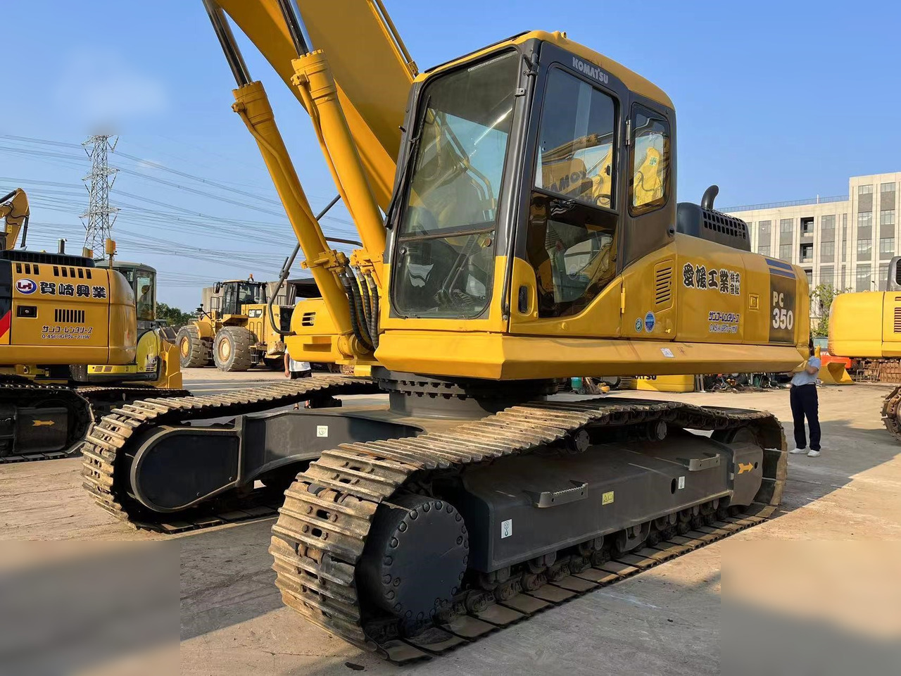 KOMATSU PC350-7 - Pelle sur chenille: photos 2 KOMATSU PC350-7 - Pelle sur chenille: photos 2