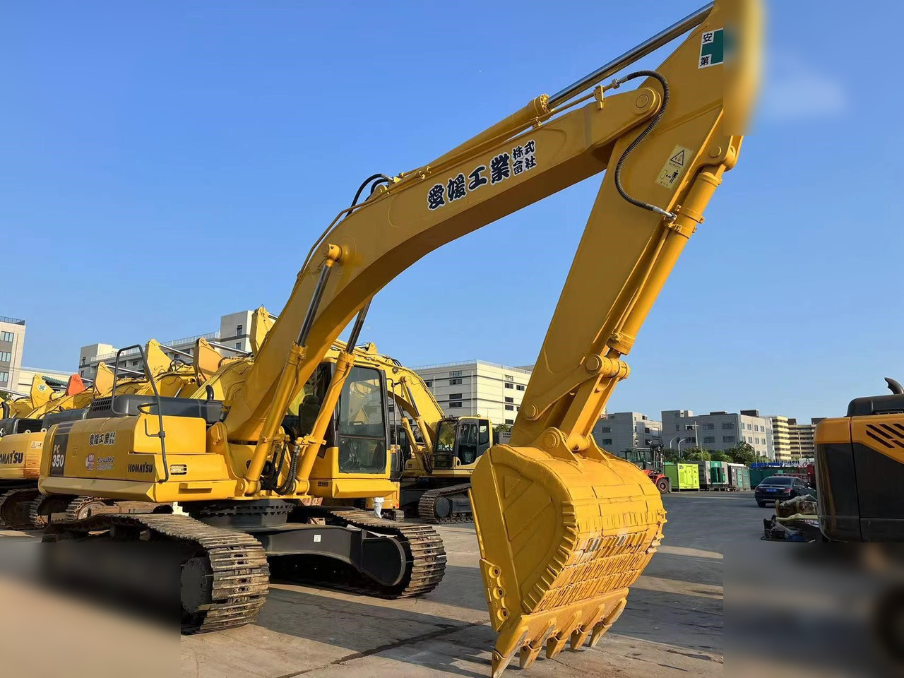 KOMATSU PC350-7 - Pelle sur chenille: photos 4 KOMATSU PC350-7 - Pelle sur chenille: photos 4