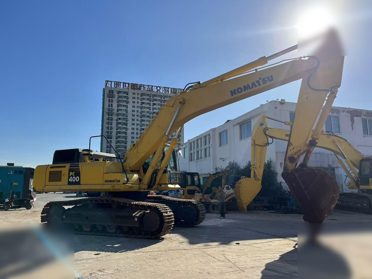 KOMATSU PC400-8R - Pelle sur chenille: photos 1 KOMATSU PC400-8R - Pelle sur chenille: photos 1