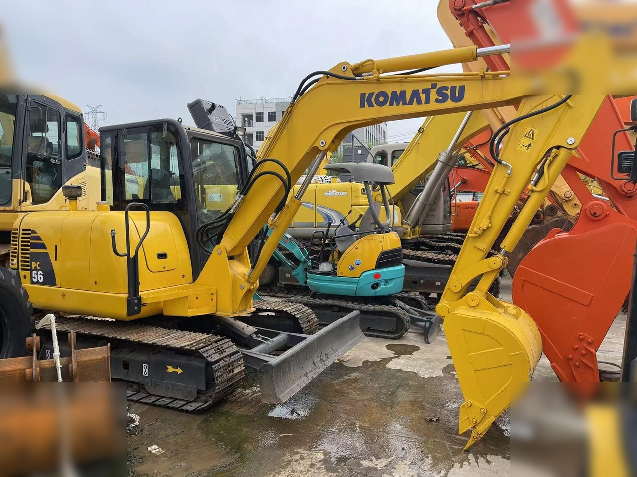 KOMATSU PC56-7 - Mini pelle: photos 1 KOMATSU PC56-7 - Mini pelle: photos 1