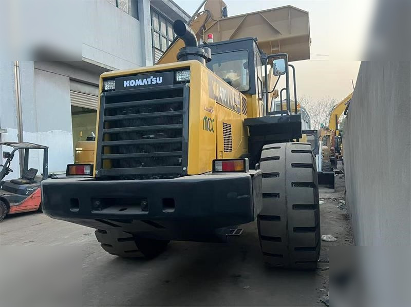 KOMATSU WA470-3 - Chargeuse sur pneus: photos 4 KOMATSU WA470-3 - Chargeuse sur pneus: photos 4
