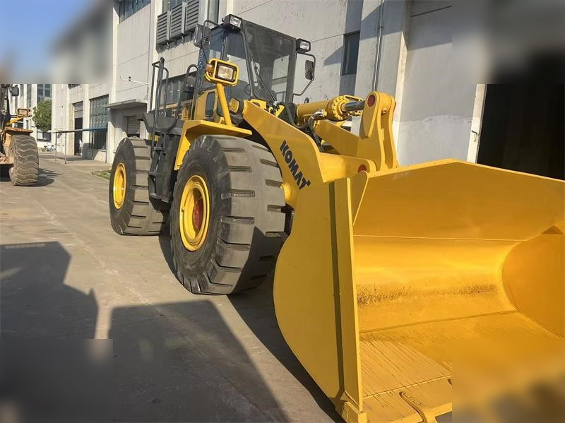 KOMATSU WA470-3 - Chargeuse sur pneus: photos 5 KOMATSU WA470-3 - Chargeuse sur pneus: photos 5