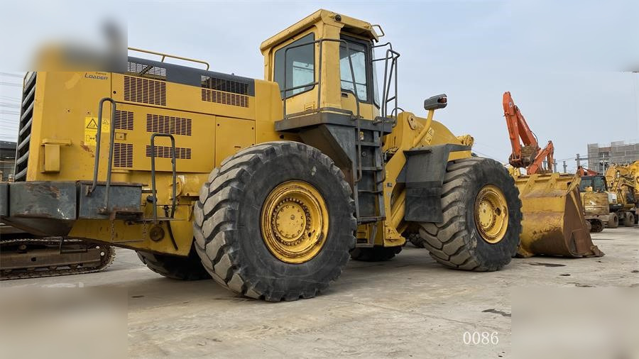 KOMATSU WA600-3 - Chargeuse sur pneus: photos 3 KOMATSU WA600-3 - Chargeuse sur pneus: photos 3