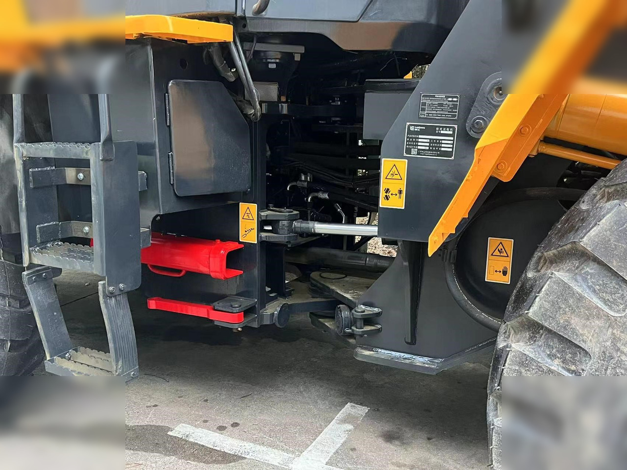 LIUGONG 856H - Chargeuse sur pneus: photos 4 LIUGONG 856H - Chargeuse sur pneus: photos 4