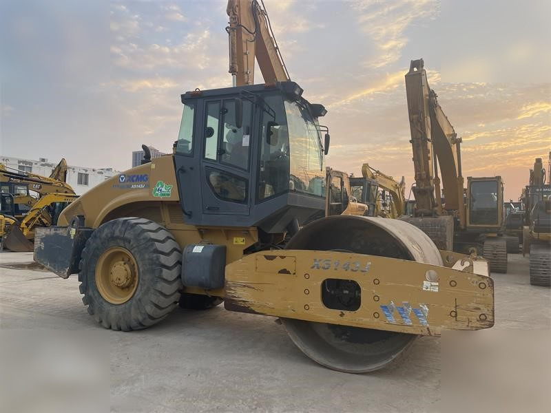 XCMG XS143J - Compacteur: photos 1 XCMG XS143J - Compacteur: photos 1
