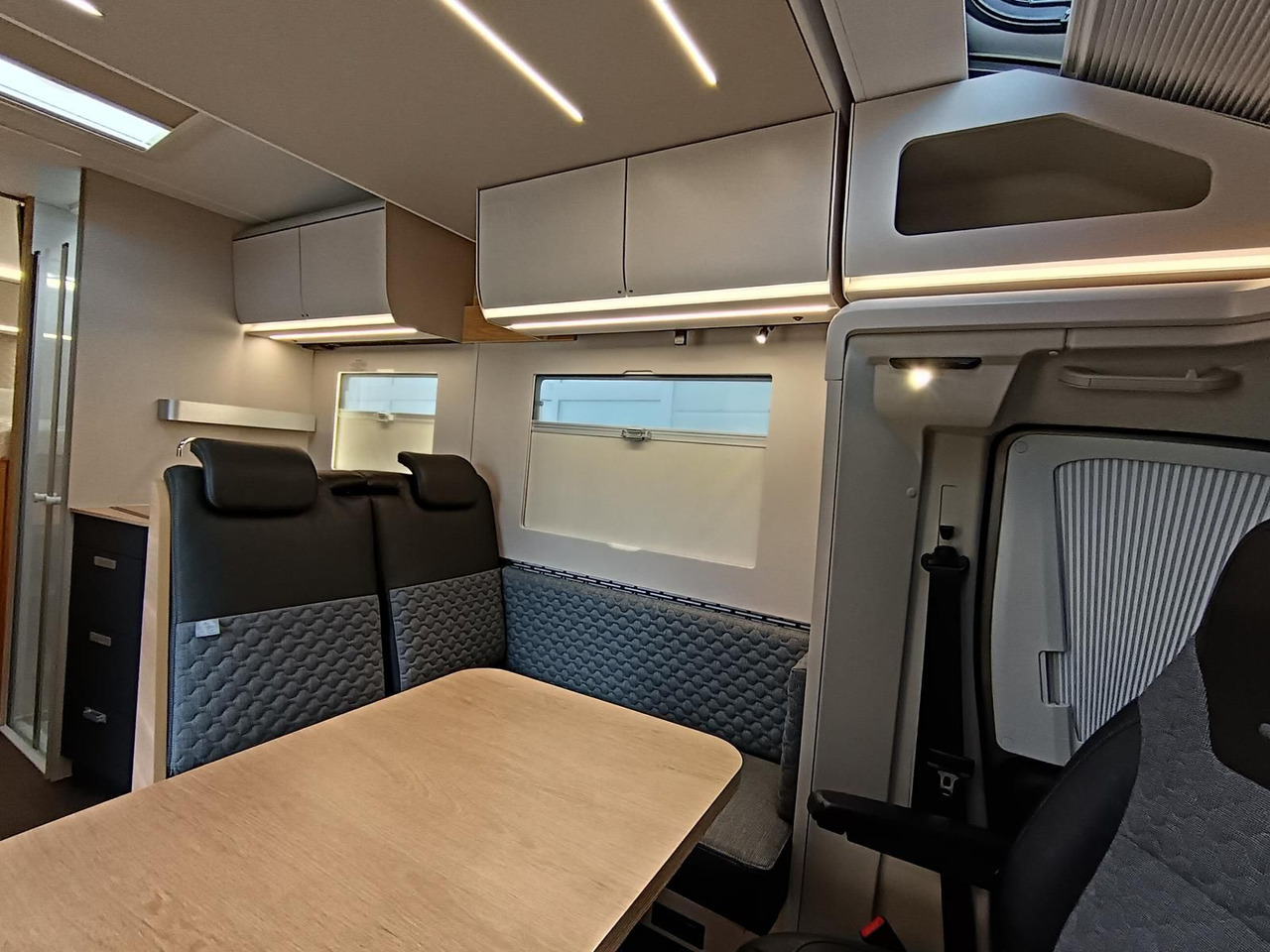 Camping-car profilé Adria Matrix 60Y 670 SL 4,4t*JUBILEE*MARKISE*LED*NAVI*: photos 9 Camping-car profilé Adria Matrix 60Y 670 SL 4,4t*JUBILEE*MARKISE*LED*NAVI*: photos 9