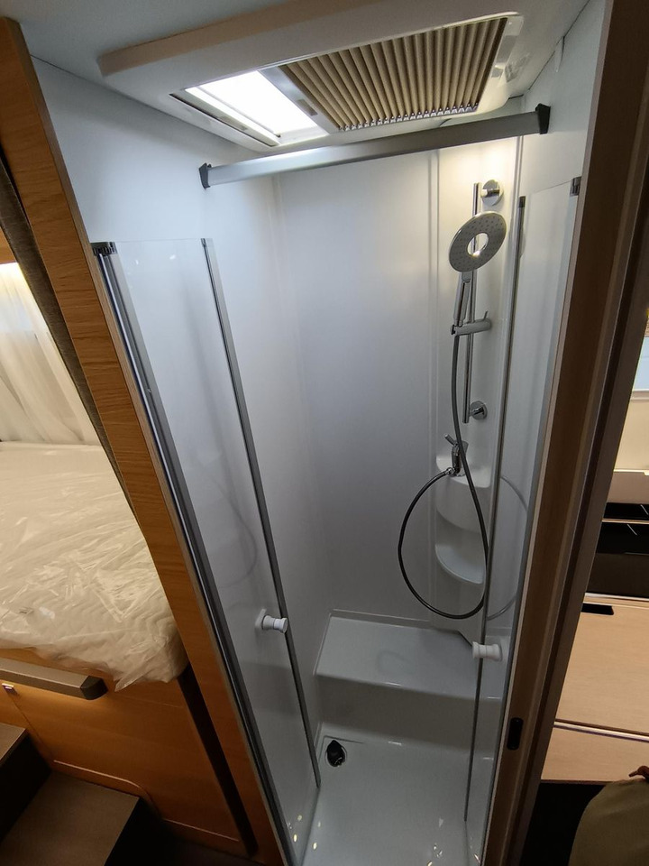 Camping-car profilé Adria Matrix 60Y 670 SL 4,4t*JUBILEE*MARKISE*LED*NAVI*: photos 18 Camping-car profilé Adria Matrix 60Y 670 SL 4,4t*JUBILEE*MARKISE*LED*NAVI*: photos 18