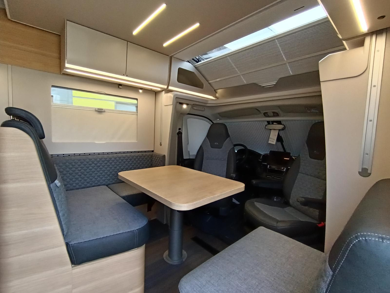 Camping-car profilé Adria Matrix 60Y 670 SL 4,4t*JUBILEE*MARKISE*LED*NAVI*: photos 8 Camping-car profilé Adria Matrix 60Y 670 SL 4,4t*JUBILEE*MARKISE*LED*NAVI*: photos 8