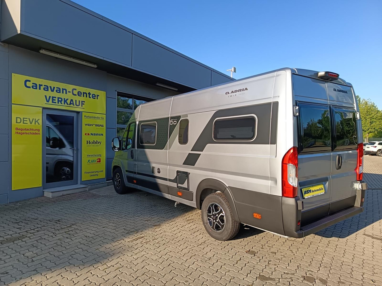 Adria Twin "60Y" 640 SLB*180 PS*4,25t MAXI*COMBI D 6E* - Fourgon aménagé: photos 2 Adria Twin "60Y" 640 SLB*180 PS*4,25t MAXI*COMBI D 6E* - Fourgon aménagé: photos 2