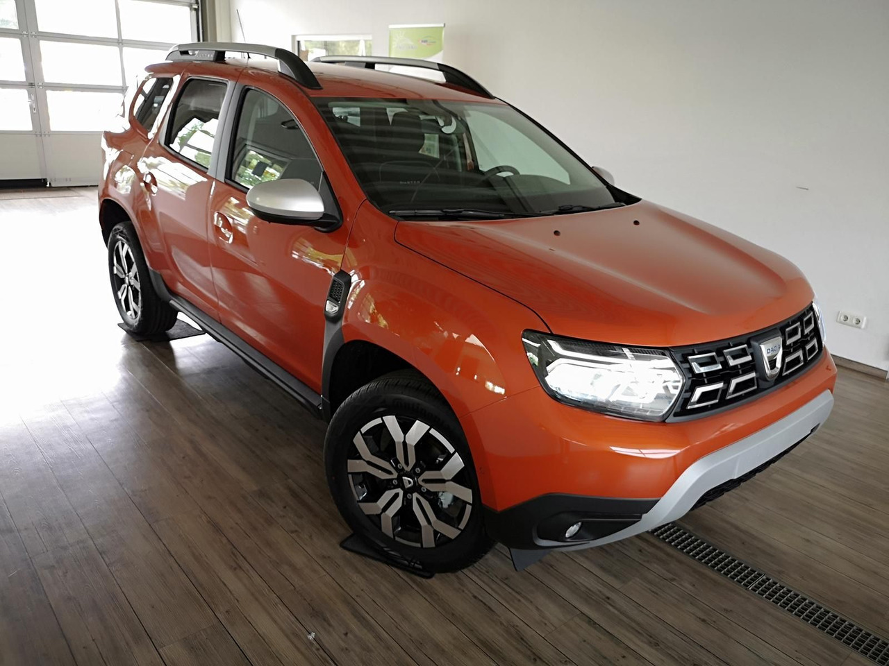 Dacia Duster Prestige Tce 130*KLIMA*SHZ*R-KAM*DAB*NAVI - SUV: photos 3 Dacia Duster Prestige Tce 130*KLIMA*SHZ*R-KAM*DAB*NAVI - SUV: photos 3