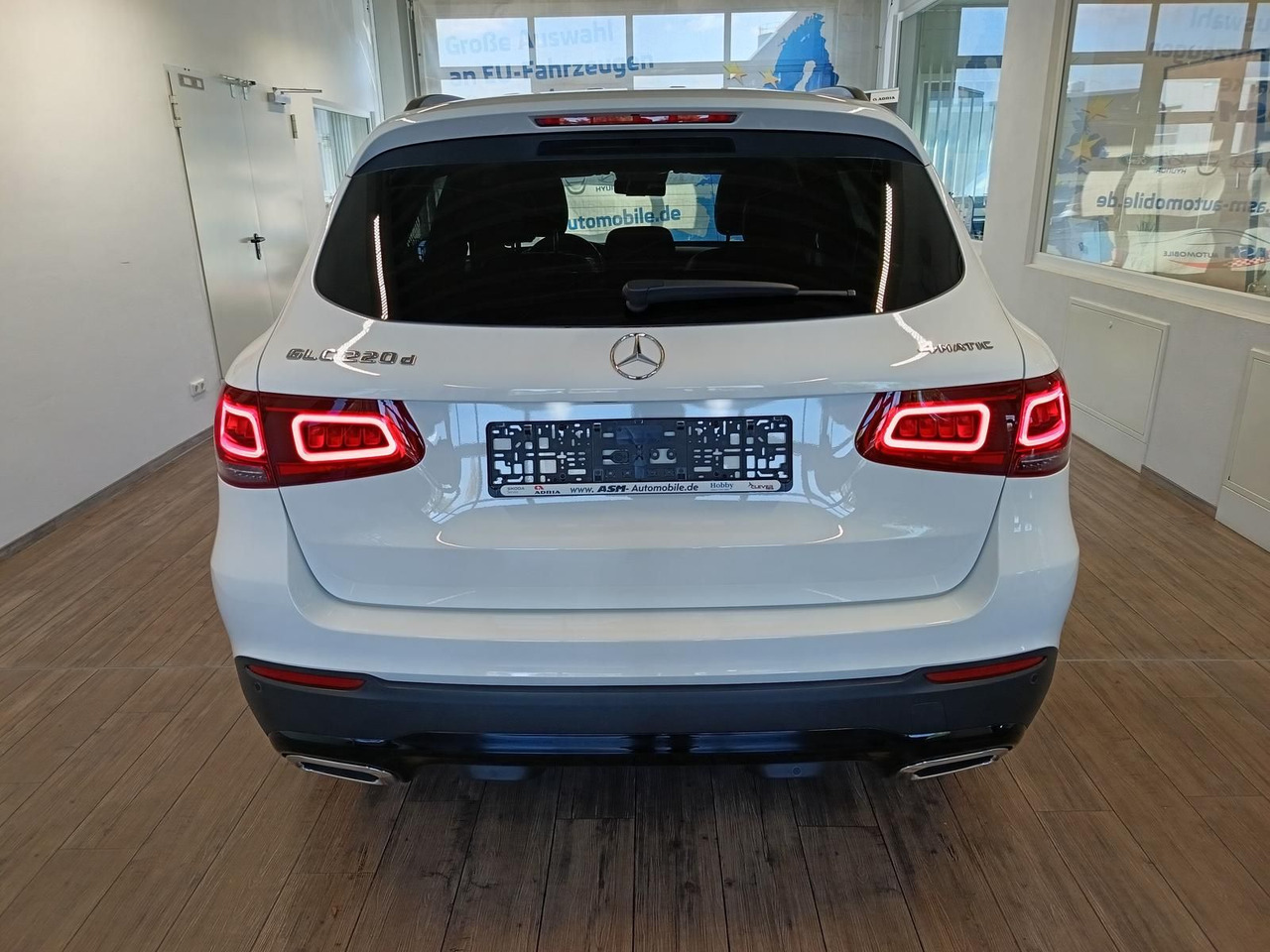 Mercedes-Benz GLC 220d AMG Line 4MATIC*AHK*NAVI*LED*R-KAM*DAB* - SUV: photos 5 Mercedes-Benz GLC 220d AMG Line 4MATIC*AHK*NAVI*LED*R-KAM*DAB* - SUV: photos 5