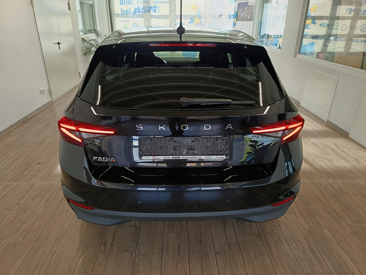 Skoda Fabia 130 Jahre 1,0TSI DSG*AHK-VORBER.*LED*R-KAM - Berline: photos 5 Skoda Fabia 130 Jahre 1,0TSI DSG*AHK-VORBER.*LED*R-KAM - Berline: photos 5