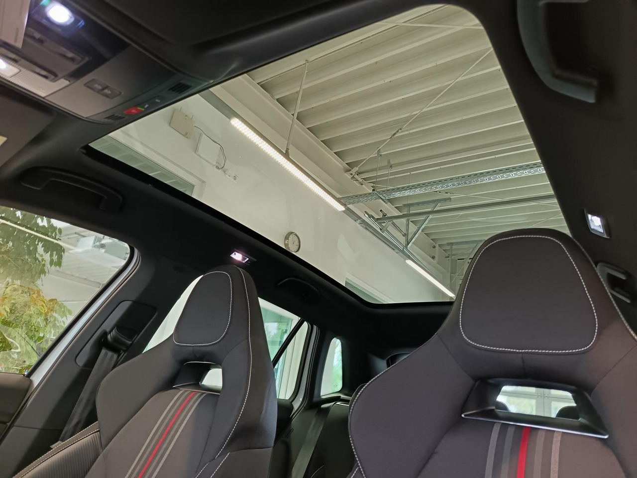 SUV Skoda Kamiq Monte Carlo 1,5 TSI DSG*AHK*PANO*LED*ACC*: photos 17