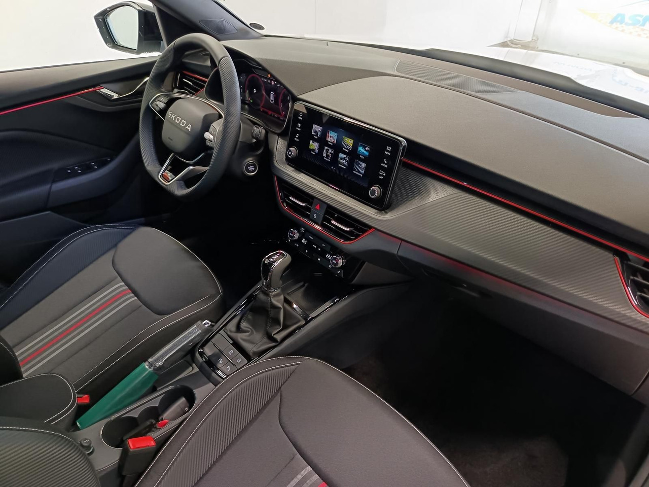 SUV Skoda Kamiq Monte Carlo 1,5 TSI DSG*AHK*PANO*LED*ACC*: photos 19