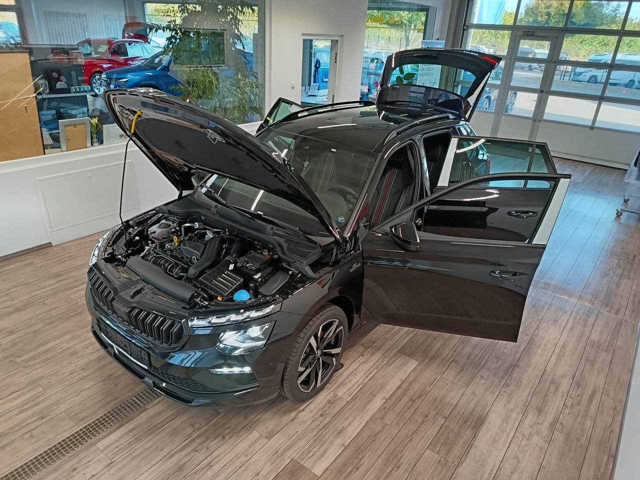 Skoda Kamiq Monte Carlo 1,5 TSI DSG*AHK*PANO*LED*ACC* - SUV: photos 2 Skoda Kamiq Monte Carlo 1,5 TSI DSG*AHK*PANO*LED*ACC* - SUV: photos 2