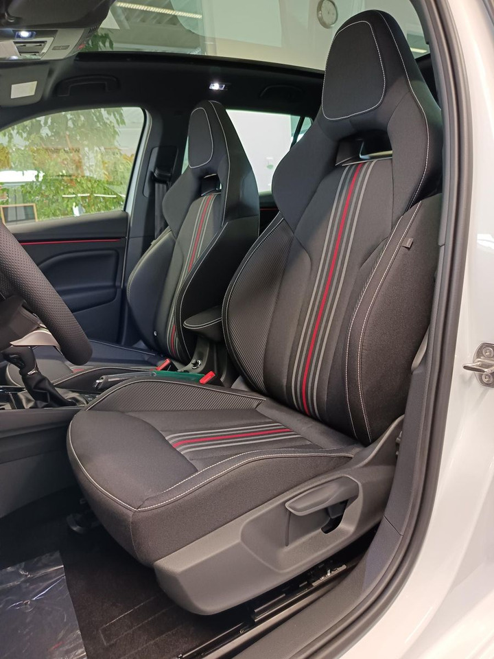 SUV Skoda Kamiq Monte Carlo 1,5 TSI DSG*AHK*PANO*LED*ACC*: photos 18