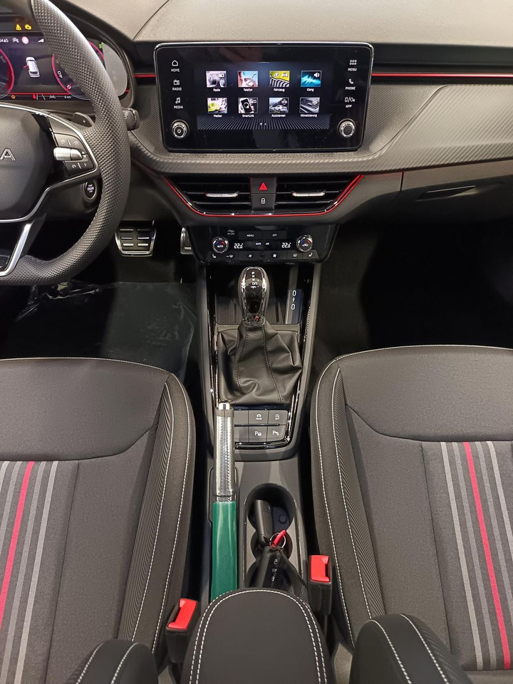 SUV Skoda Kamiq Monte Carlo 1,5 TSI DSG*AHK*PANO*LED*ACC*: photos 10