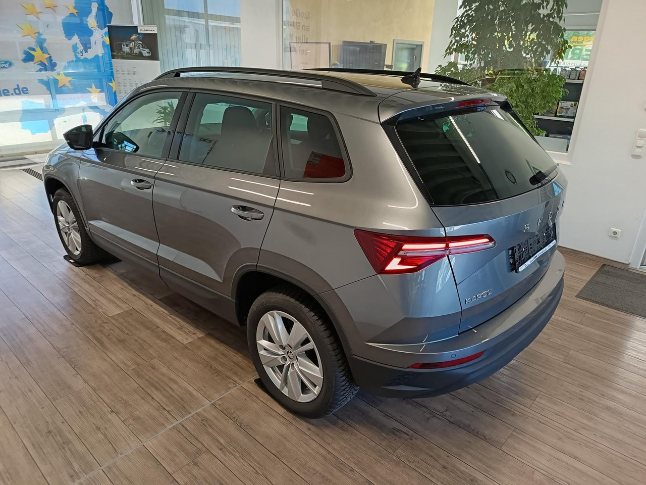 Skoda Karoq Selection 1.5 TSI DSG*NAVI*ACC*AHK-VORBER* - SUV: photos 4 Skoda Karoq Selection 1.5 TSI DSG*NAVI*ACC*AHK-VORBER* - SUV: photos 4