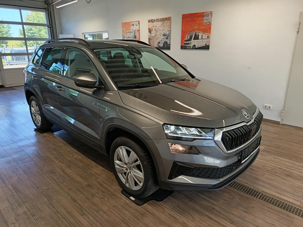 Skoda Karoq Selection 1.5 TSI DSG*NAVI*ACC*AHK-VORBER* - SUV: photos 3 Skoda Karoq Selection 1.5 TSI DSG*NAVI*ACC*AHK-VORBER* - SUV: photos 3