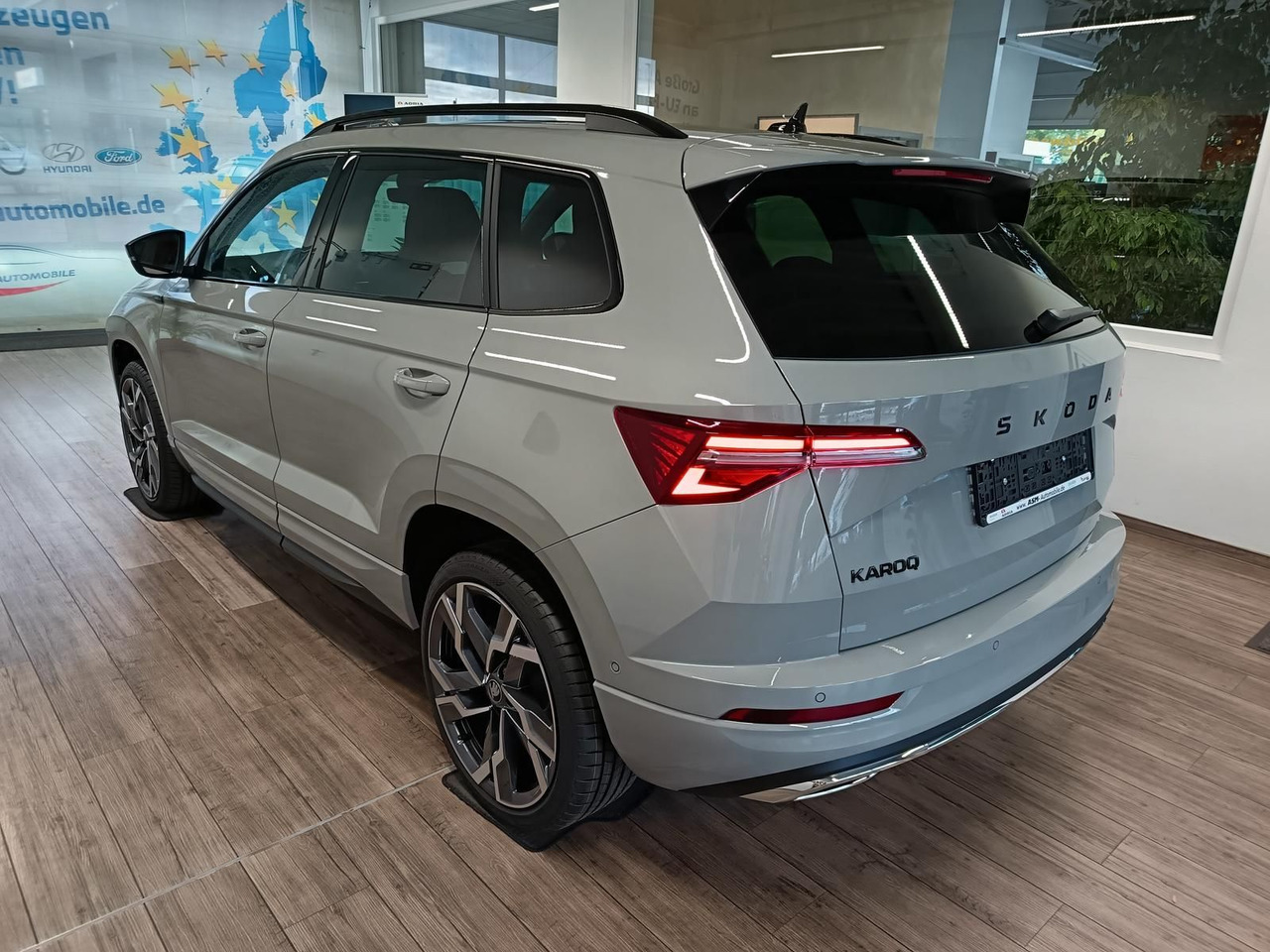 Skoda Karoq Sportline 1,5 TSI DSG*AHK*PSD*STD.HZG*NAVI - SUV: photos 4 Skoda Karoq Sportline 1,5 TSI DSG*AHK*PSD*STD.HZG*NAVI - SUV: photos 4