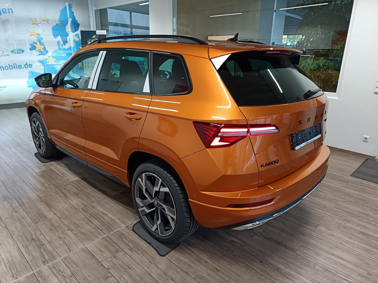Skoda Karoq Sportline 2,0 TDI DSG 4x4*AHK*PSD*STD.HZG* - SUV: photos 4 Skoda Karoq Sportline 2,0 TDI DSG 4x4*AHK*PSD*STD.HZG* - SUV: photos 4