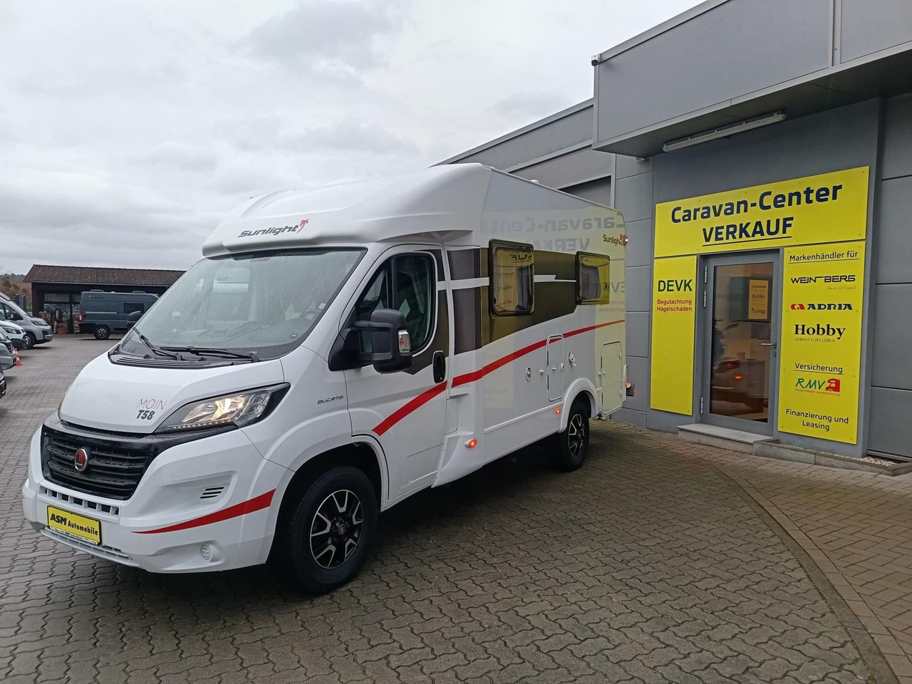 Sunlight T 58*MARKISE*SOLAR*SAT*TV*ROLLER TRÄGER - Camping-car profilé: photos 3 Sunlight T 58*MARKISE*SOLAR*SAT*TV*ROLLER TRÄGER - Camping-car profilé: photos 3