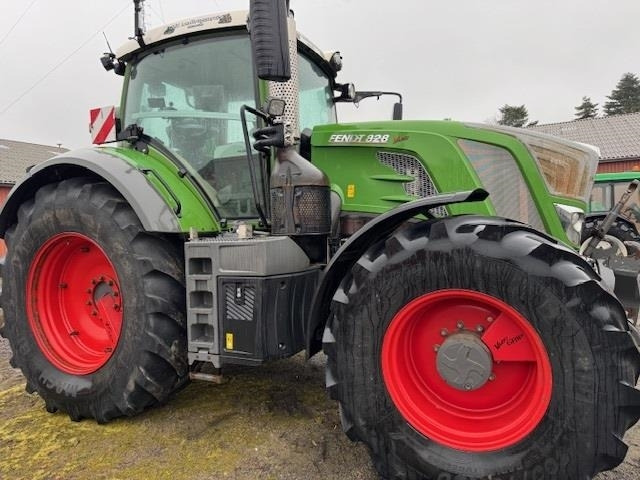 Fendt 828 Vario S4 Profi - Tracteur agricole: photos 2 Fendt 828 Vario S4 Profi - Tracteur agricole: photos 2