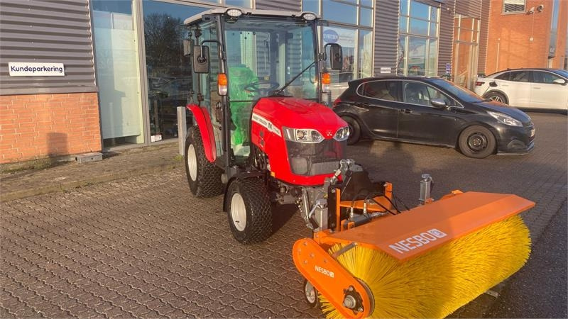 Massey Ferguson 1740 HC Frontlift/pto og 150 cm fejemaskine - Tracteur communal: photos 3 Massey Ferguson 1740 HC Frontlift/pto og 150 cm fejemaskine - Tracteur communal: photos 3