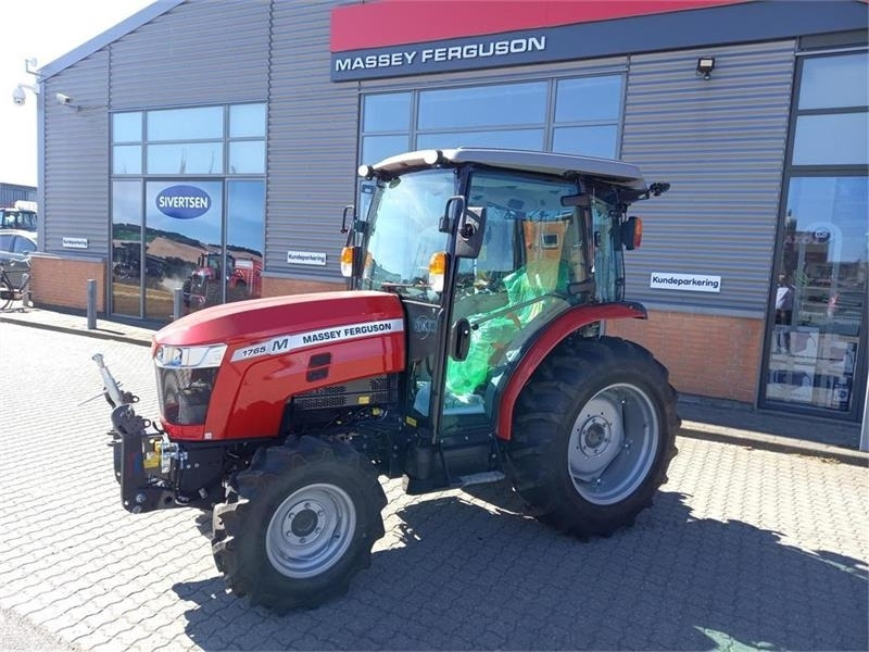 Massey Ferguson 1765 M HC - Tracteur communal: photos 2 Massey Ferguson 1765 M HC - Tracteur communal: photos 2