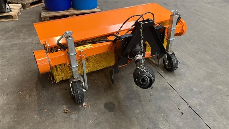 Nesbo FM 1500 P 1000H PTO - A-ramme kat. 1SS - Brosse: photos 2 Nesbo FM 1500 P 1000H PTO - A-ramme kat. 1SS - Brosse: photos 2