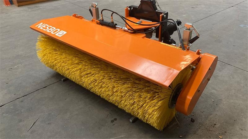 Nesbo FM 1500 P 1000H PTO - A-ramme kat. 1SS - Brosse: photos 1 Nesbo FM 1500 P 1000H PTO - A-ramme kat. 1SS - Brosse: photos 1