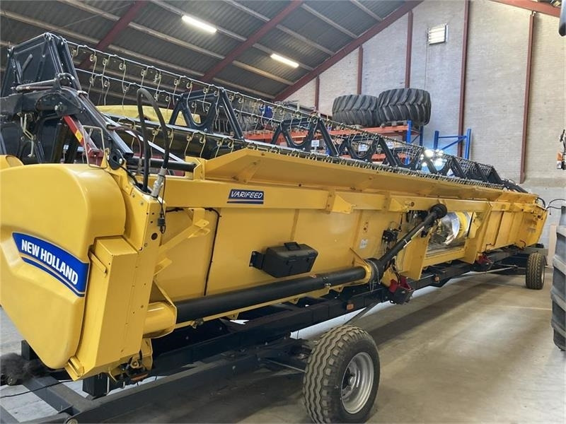 New Holland 35” Varifeed  - Moissoneuse: photos 2 New Holland 35” Varifeed  - Moissoneuse: photos 2