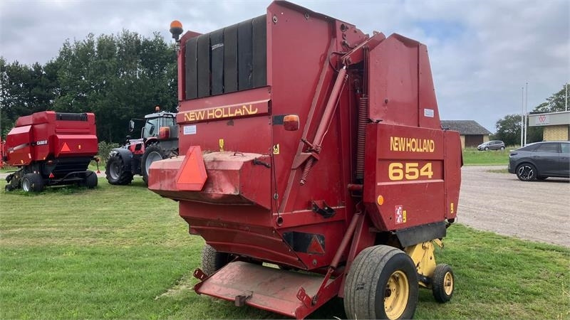 New Holland 654 RUNDBALLEPRESSER Cropcutter - Presse à balles rondes: photos 4 New Holland 654 RUNDBALLEPRESSER Cropcutter - Presse à balles rondes: photos 4